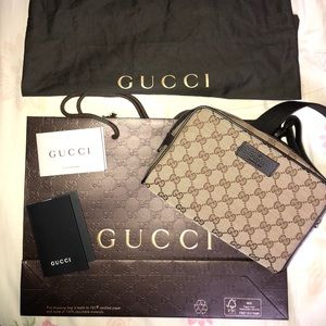 💥SOLD💥 Authentic Gucci Fanny Pack.